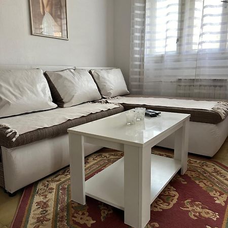 Day & Night Apartment Ćuprija Esterno foto
