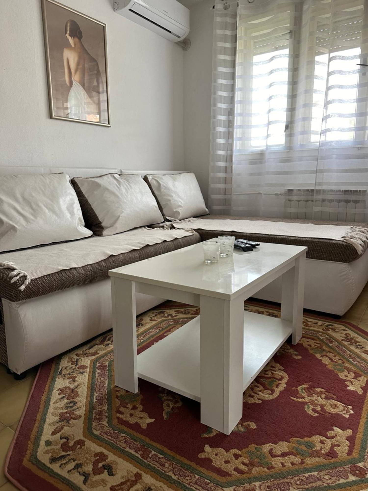 Day & Night Apartment Ćuprija Esterno foto